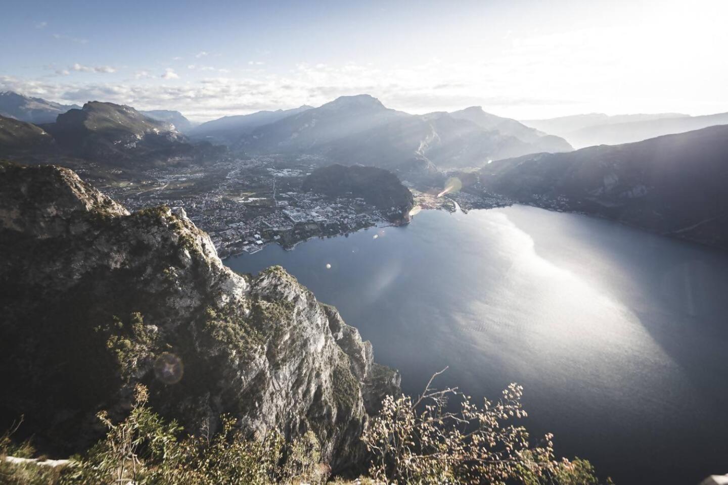 Appartamento Peler13 Con Balcone E Parcheggio Riva del Garda Kültér fotó