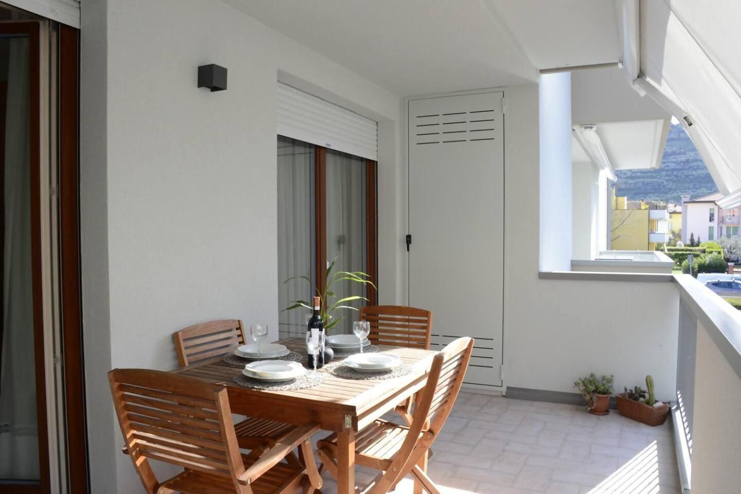Appartamento Peler13 Con Balcone E Parcheggio Riva del Garda Kültér fotó