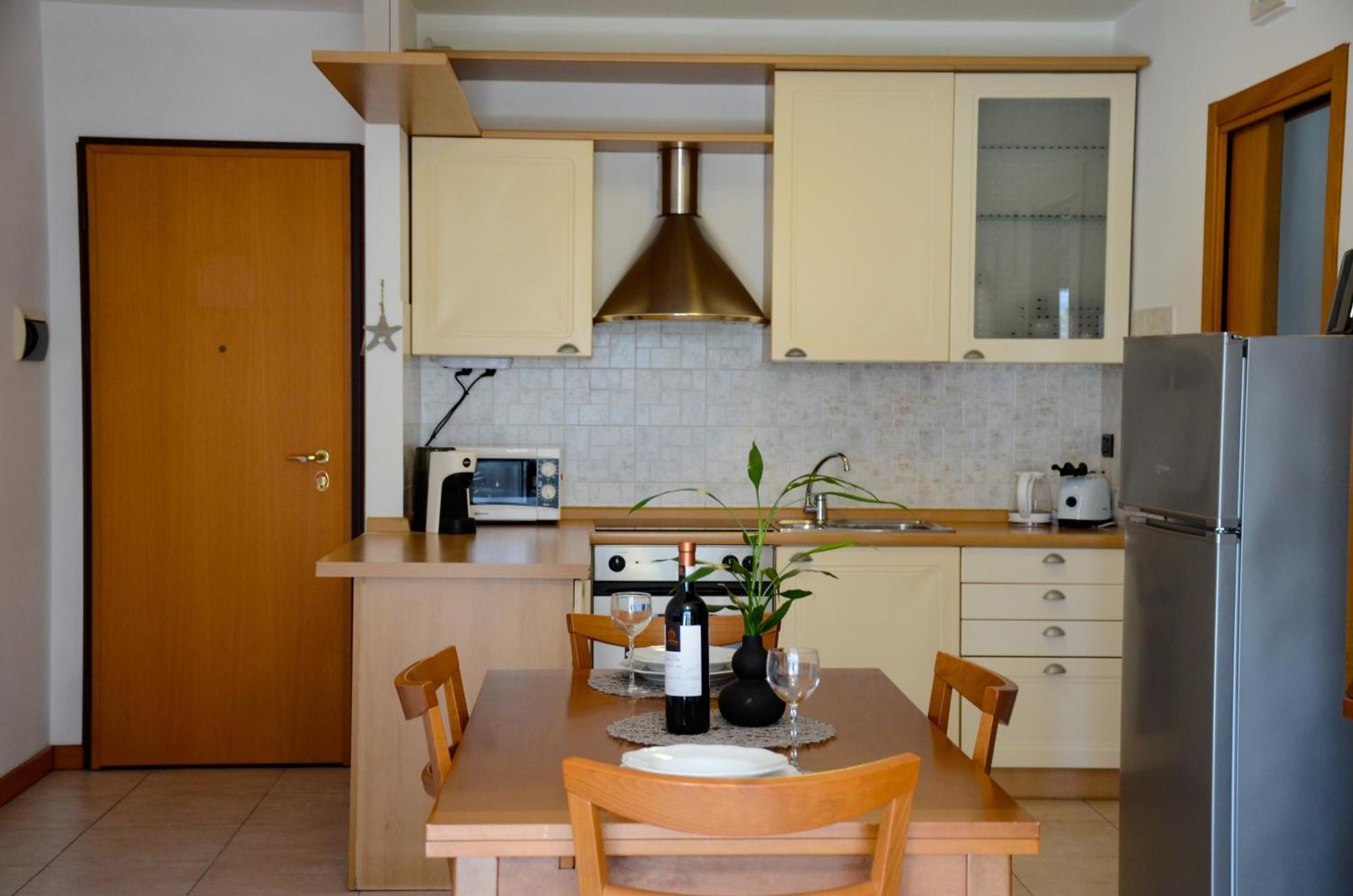 Appartamento Peler13 Con Balcone E Parcheggio Riva del Garda Kültér fotó